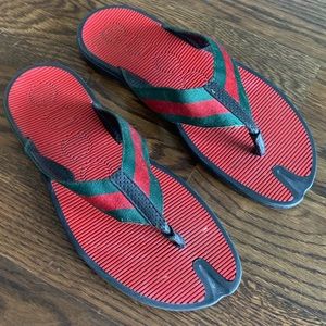 VINTAGE Men’s Gucci FlipFlops!